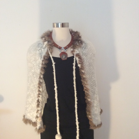 Hand Knit Cape with Authentic Rabbit Fur Trim - Picture 1 of 6